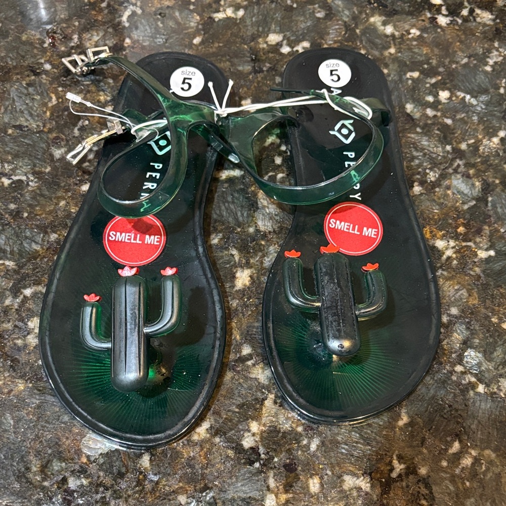NEW Katy Perry Jelly Cactus Sandals! Size 5